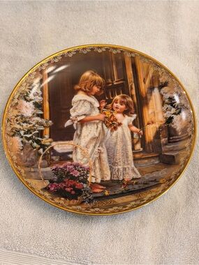 Sister’s Love Forever- Vintage Decorative Collector Plate- Gold Trim No.825A